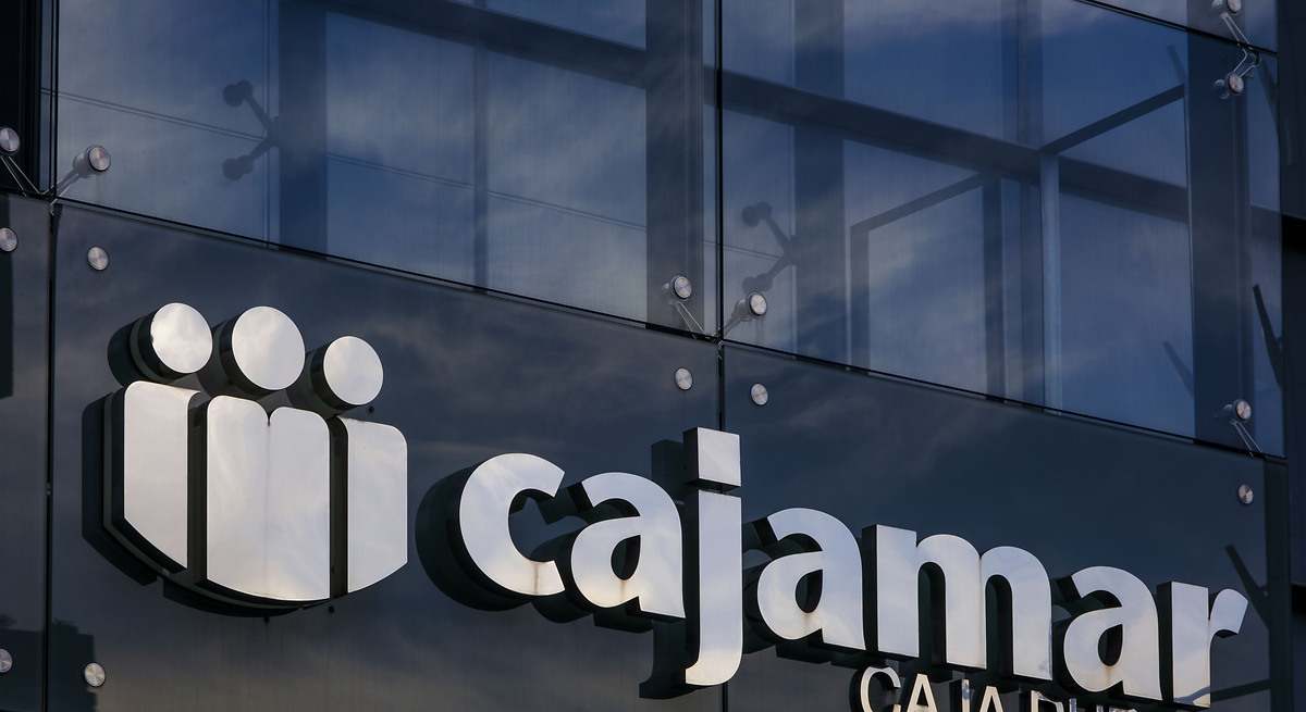 Cajamar saca a la venta 136 millones en financiación sana y refinanciada