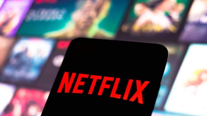 La OCU pide a Netflix que modifique su estrategia respecto al uso de cuentas compartidas